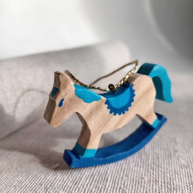 Cheval à bascule bleu