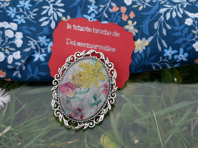 La tchiote broche vintage baroque
