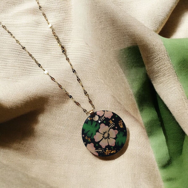 Collier dessiné Flora acier inoxydable pêche et vert