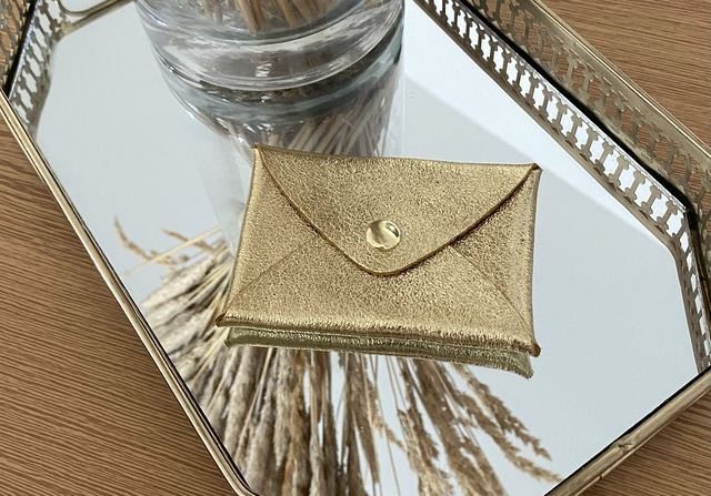 Petite pochette « MONEY » en cuir irisé doré