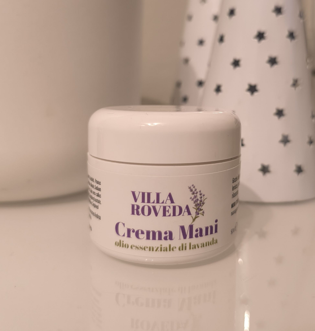 Crema mani arricchita con il nostro olio essenziale di lavanda