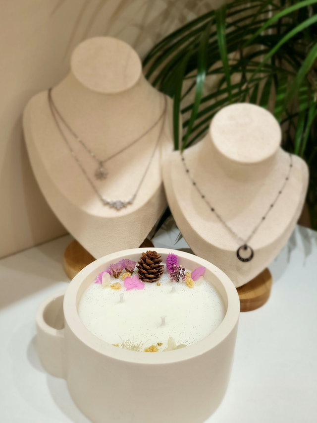 Bougie avec COLLIER - Grand modèle