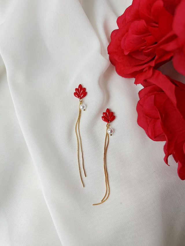 Valentinova kolekcija Red Love - Viseči uhani z vrvico in perlo