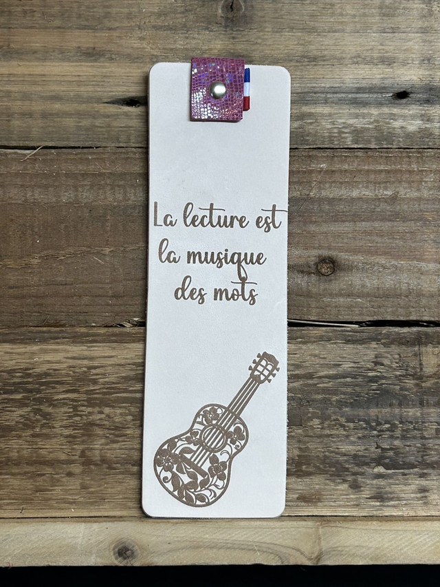 Marque page en cuir &quot;La musique des mots&quot;