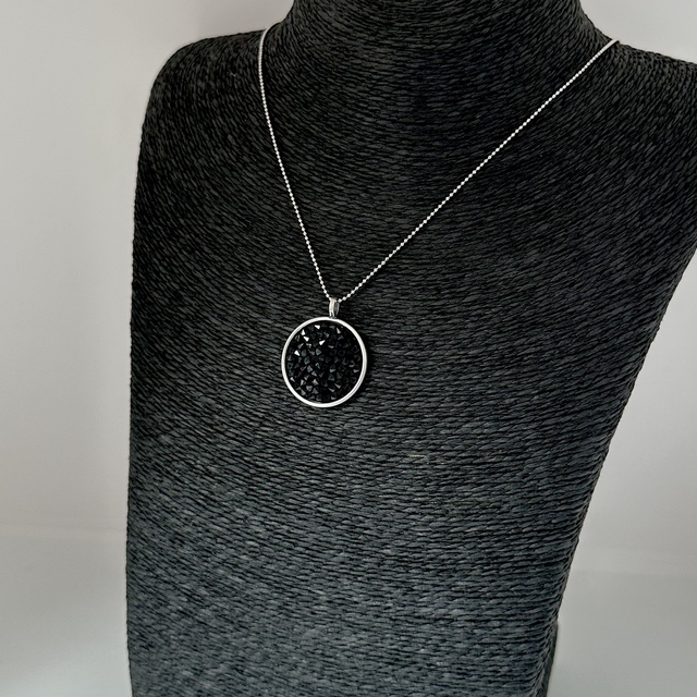 Kette mit CRYSTAL ROCKS, Schwarz