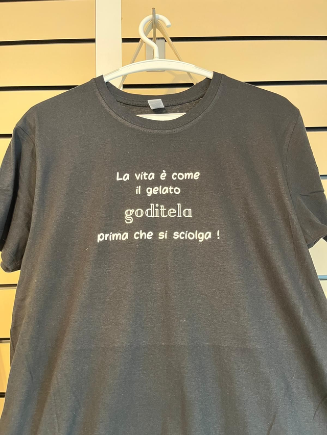 T-shirt "La vita è come il gelato goditela prima che si sciolga!"