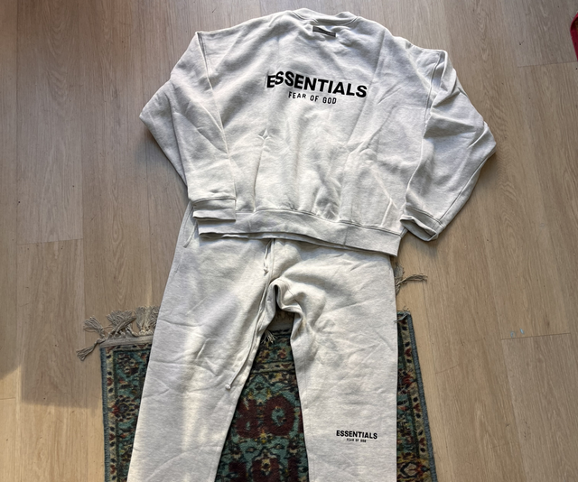 Essentials completo size XL pre-owned