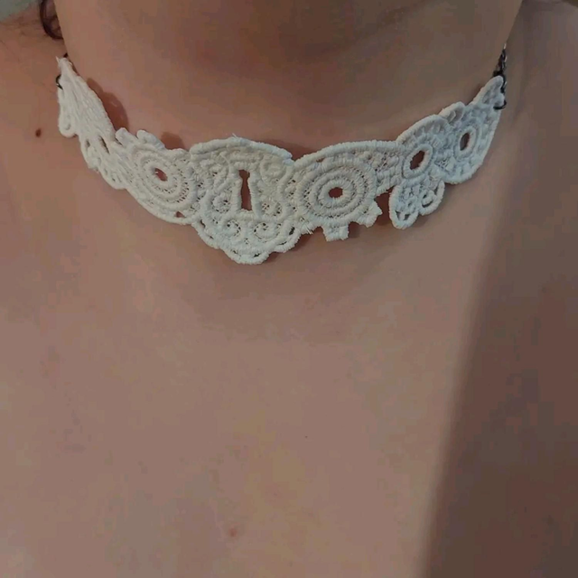 key hole choker 