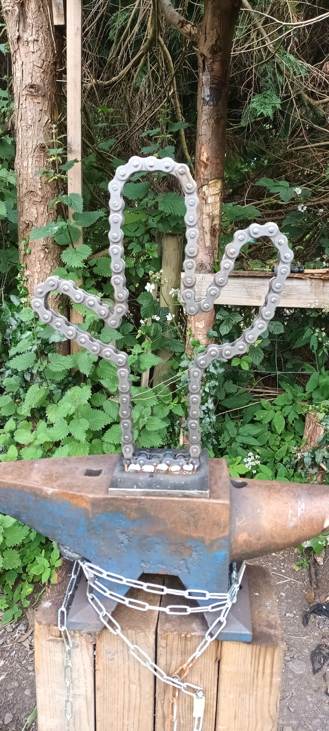 chain sculpture 