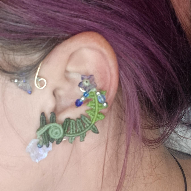 Bijou d'oreille "fougère de l'aube" O. GAUCHE