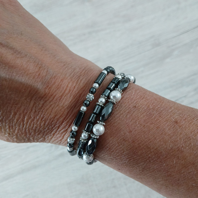 Dames armbandenset van Hematiet en Schelp Parel – Set van 3 – Handgemaakt – 16 cm (1.246)
