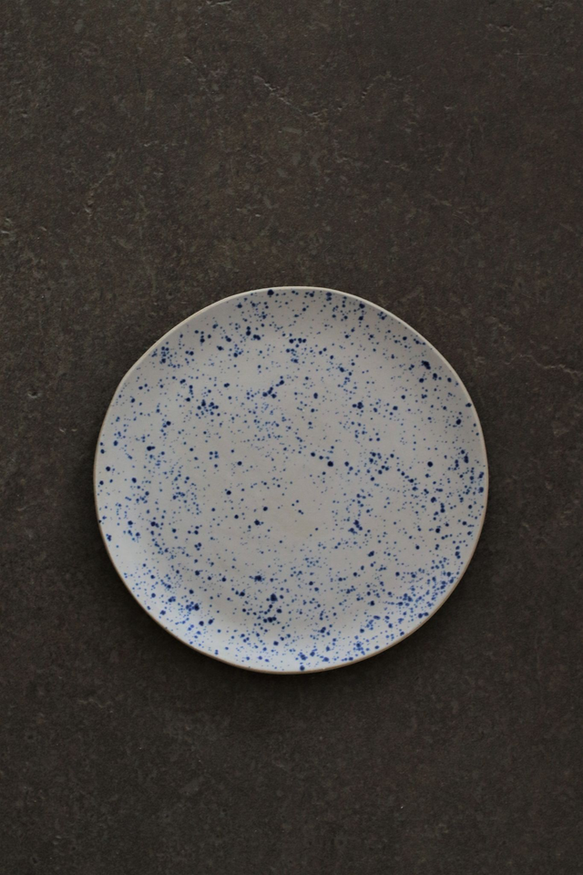 Les assiettes à dessert mouchetées 