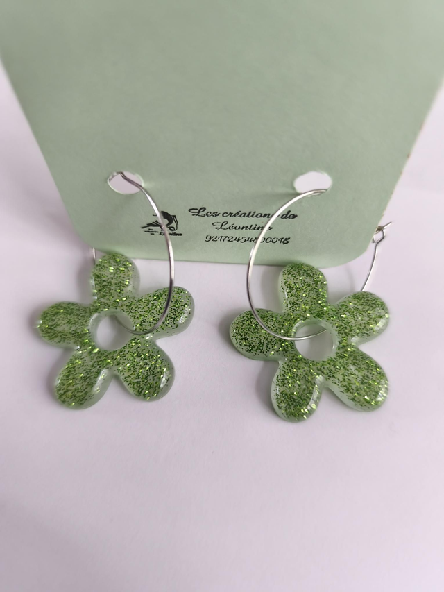 Créoles  fleurs vert pailleté