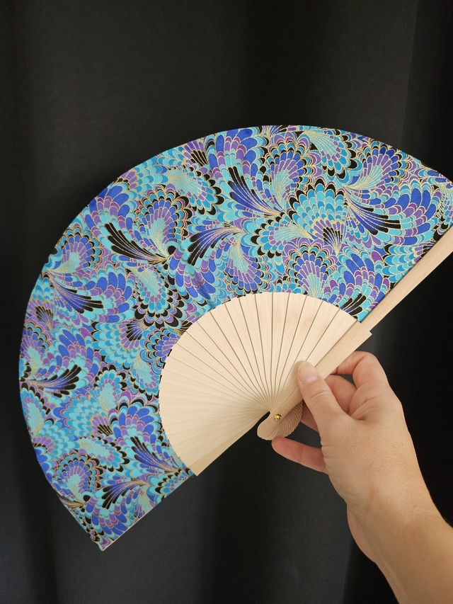 Eventail tissu fait main - jap noir bleu or