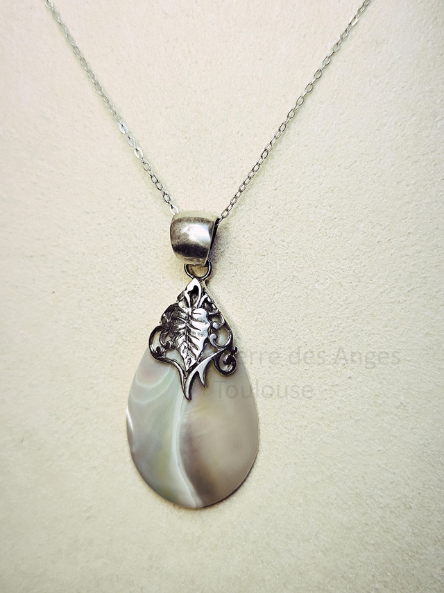 Pendentif Nacre Blanche