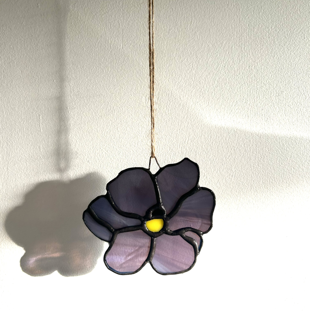 Suspension fleur violette