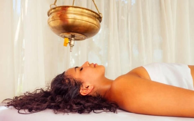 Shiroshampi , massage crânien ayurvédique