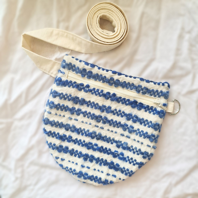 Justerbar liten väska