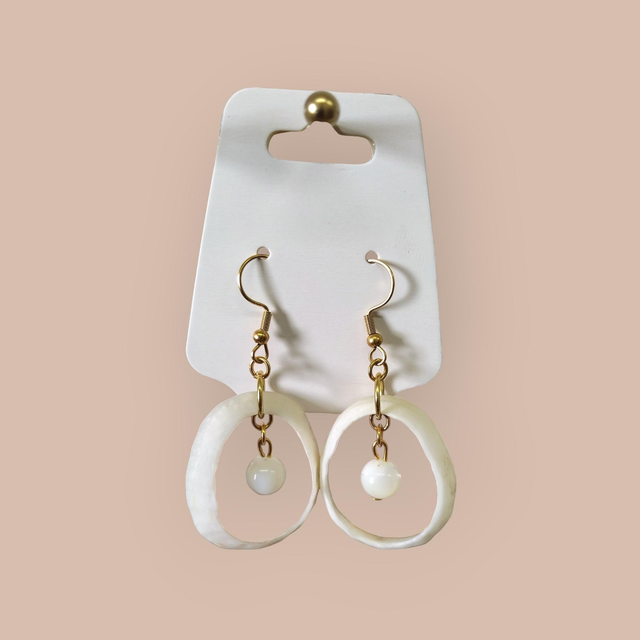 Boucles coquillages et nacre 