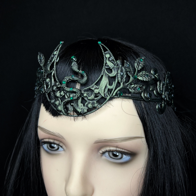 Venomous tiara