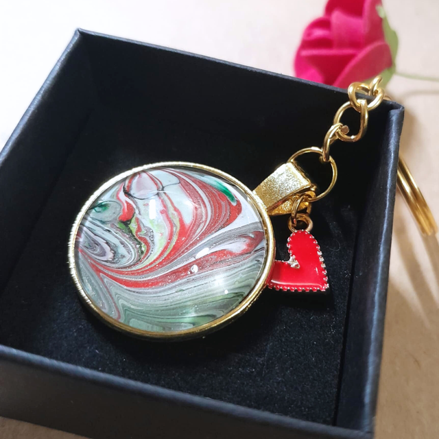 COEUR PASSION - Porte-clés - Rouge vert et blanc - Métal doré avec cœur