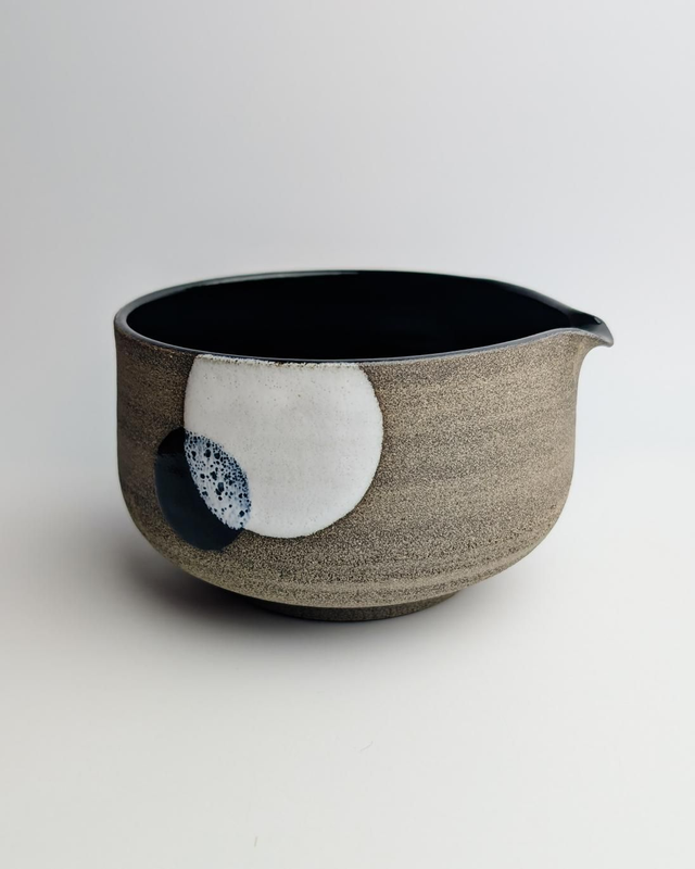 Katakuchi "kropki na betonie"