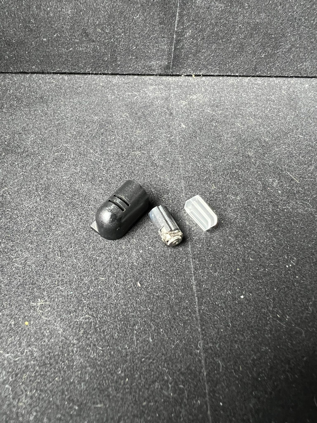 Nintendo DS Lite Barrel Hinge Replacement