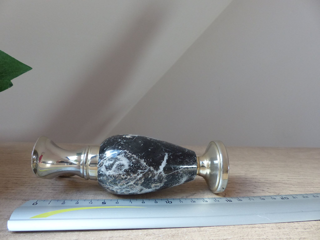 Petit pichet décoratif en marbre noir véritable pierre OMF vintage, pichet miniature avec anse forme serpent, cadeau déco maison intérieur