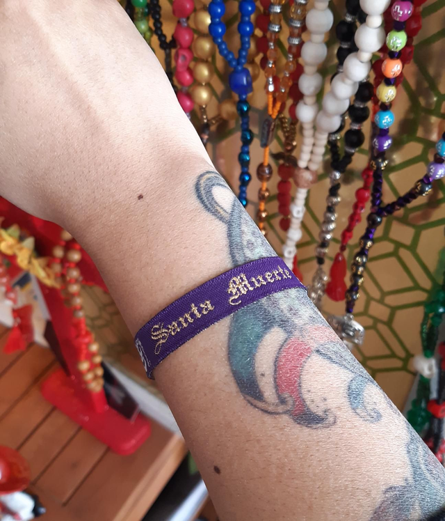 Bracelet tissus Santa Muerte violet/doré