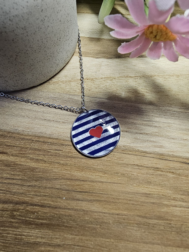 collier -&quot;Un Cœur à la Mer&quot; — L&#039;élégance au rythme des vagues-bleu coeur rouge argent