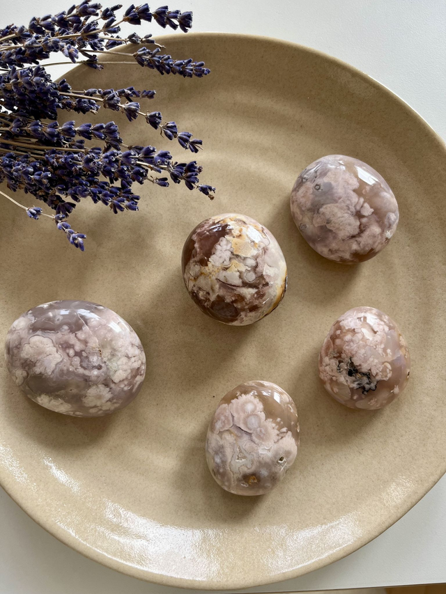 Kirschblüten Achat - Trommelstein