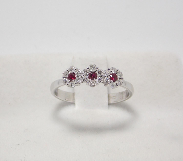 GADV Anello Trilogy Fiori in Oro  Rubini e Diamanti R039/015