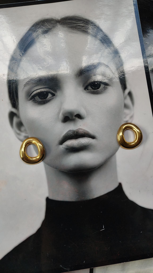 Orecchini cerchio a bottone 