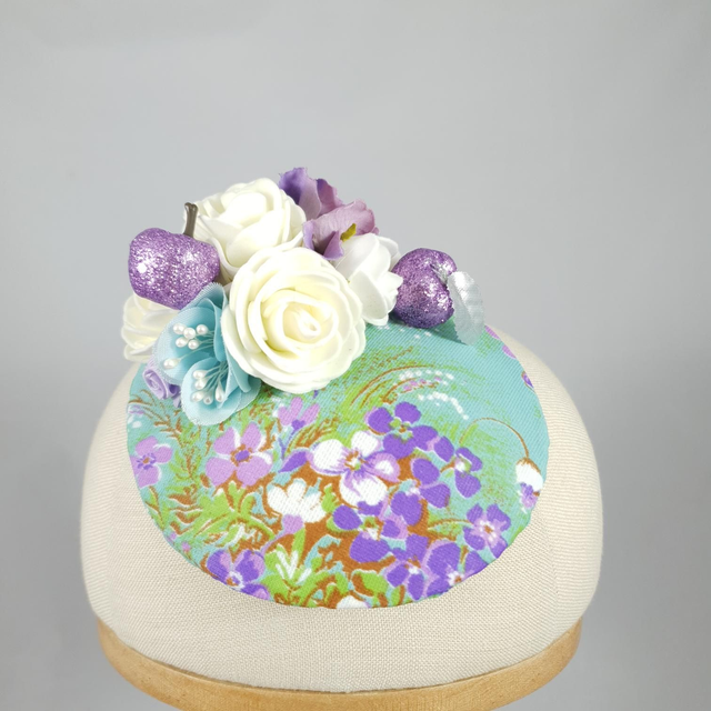 Fascinator rond turquoise fleuri