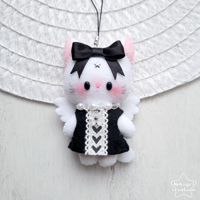 Peluche en feutrine fait-main - Chat noir &amp; blanc