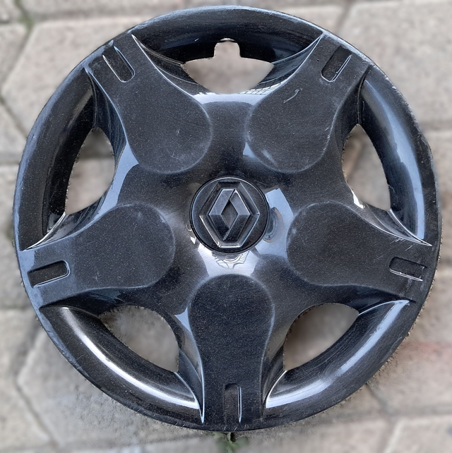 Enjoliveur Renault Clio 2 Black Edition modèle Moai 14&quot; Occasion 