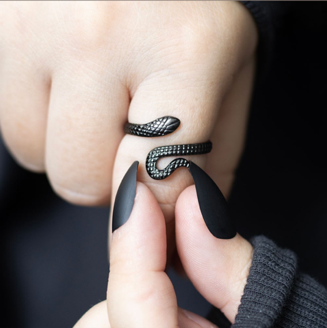Serpentine Adjustable Metal Ring