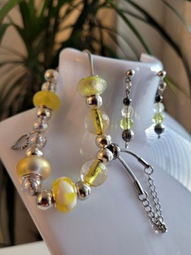 Set of matching earrings and lampwork beaded bracelet