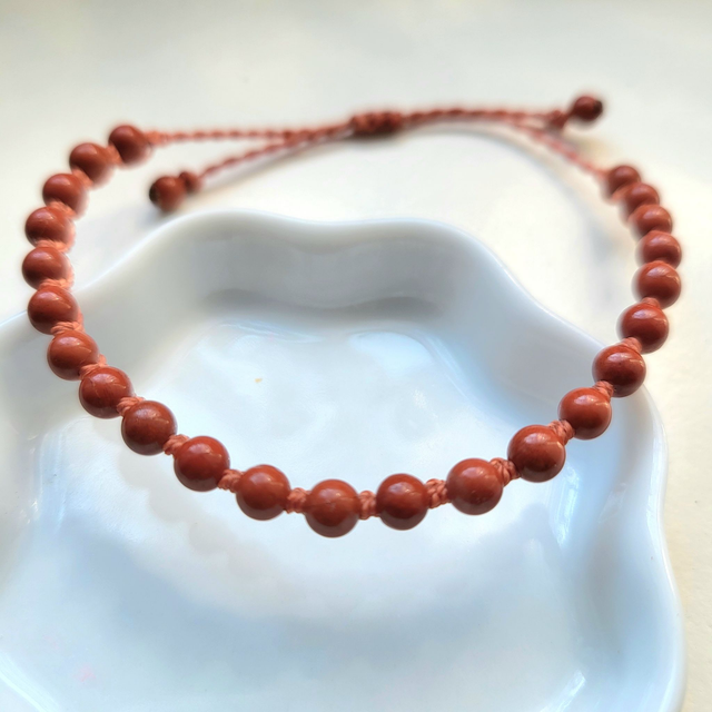 Kit Bracelet perlé jaspe rouge (micro-macramé fil marron, pierre naturelle)