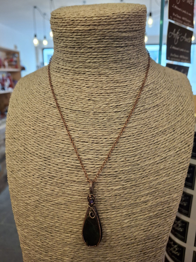 Collier pendentif cuivre Labradorite bleu violet
