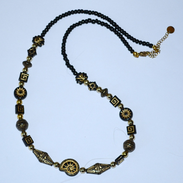 C08 - Collier perle acrylique ton noir et doré