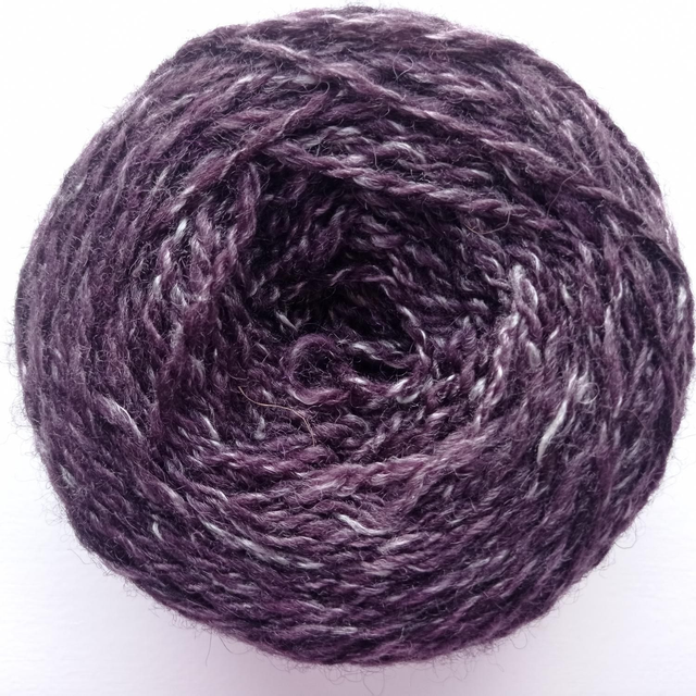 Hand dyed, hand spun Shetland/BFL/Mint fibre - Aubergine tonal