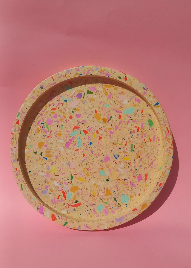 Beżowa taca dekoracyjna, lastryko, okrągła taca kawowa, 26 i 29 cm