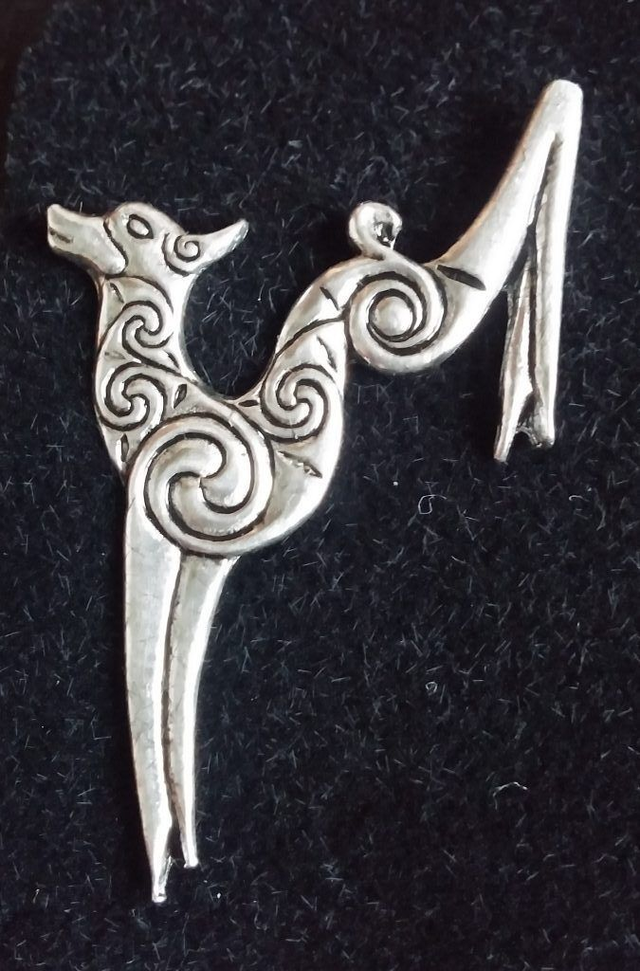 Pewter lapel pin - Leaping deer