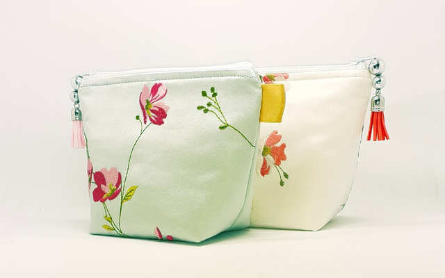 Satin &amp; Silk Make-up / Cosmetics / Travel Bag