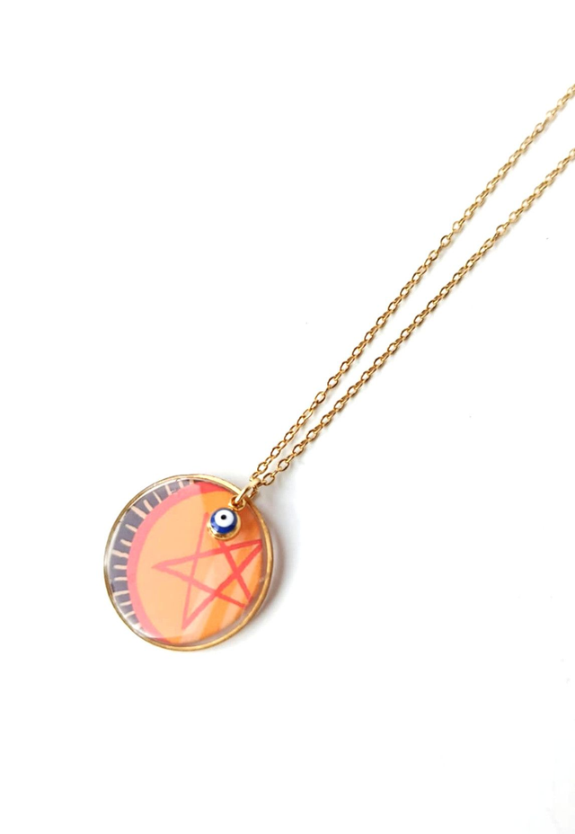 Chaîne avec Pendentif Upcyclé en Carte de Tarot Recyclée - Pentagramme Protecteur