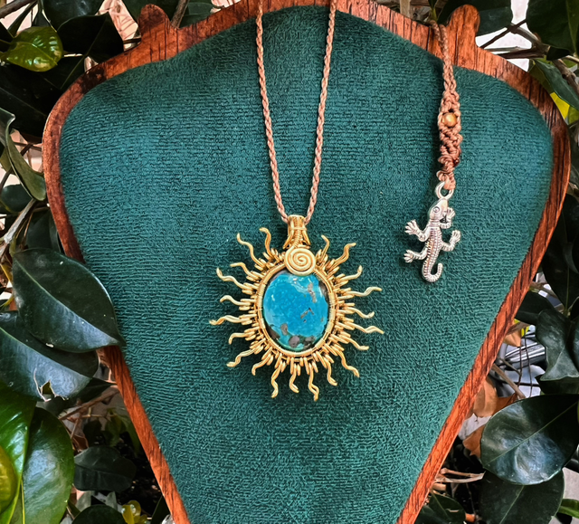 Solar TurGecko 🦎 Turquoise Sun Guardian