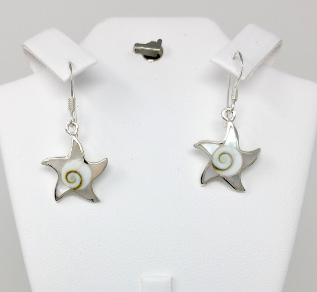 BOUCLES D&#039;OREILLES OEIL DE STE LUCIE ETOILE DE MER NACRE BLANCHE OSLBO147N