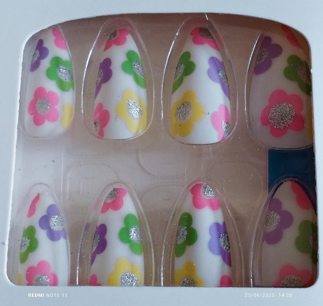 Faux ongles magiques été