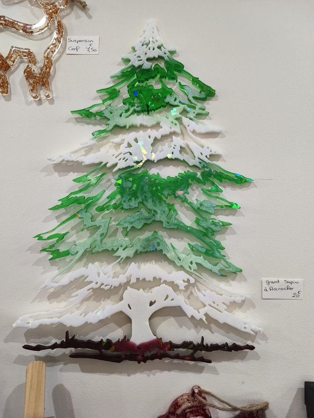 Grand sapin mural 